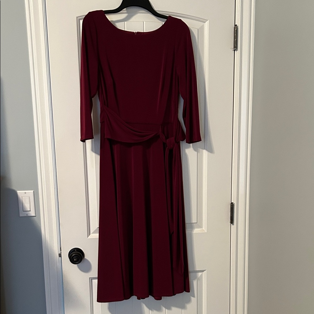 Jessica Howard Elegant Burgundy Long Sleeve Dress